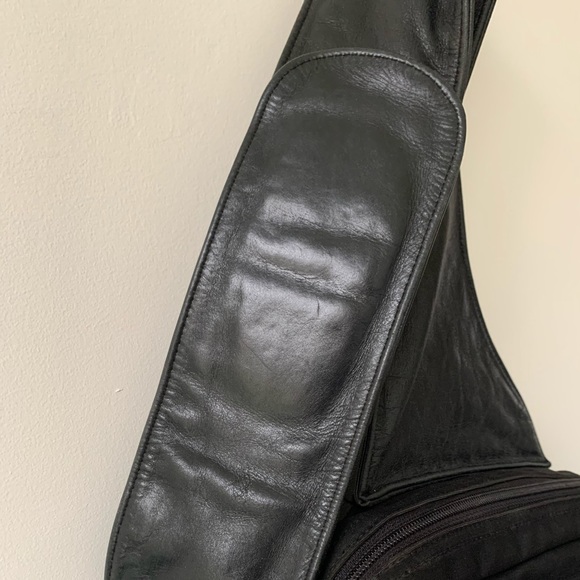 Crossbody bag - Picture 7 of 11